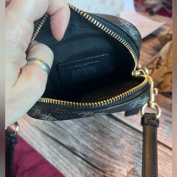 Coach Phoebe Horse & Carriage Crossbody - Picture 4 of 12